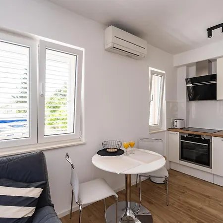 Ana N دوبروفينك