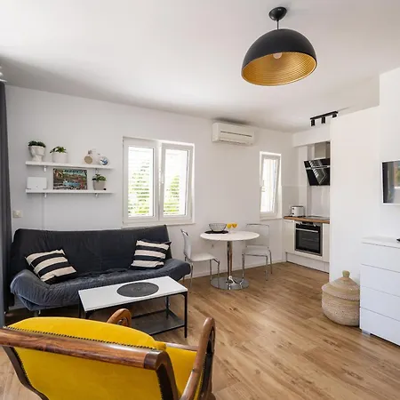 Ana N دوبروفينك